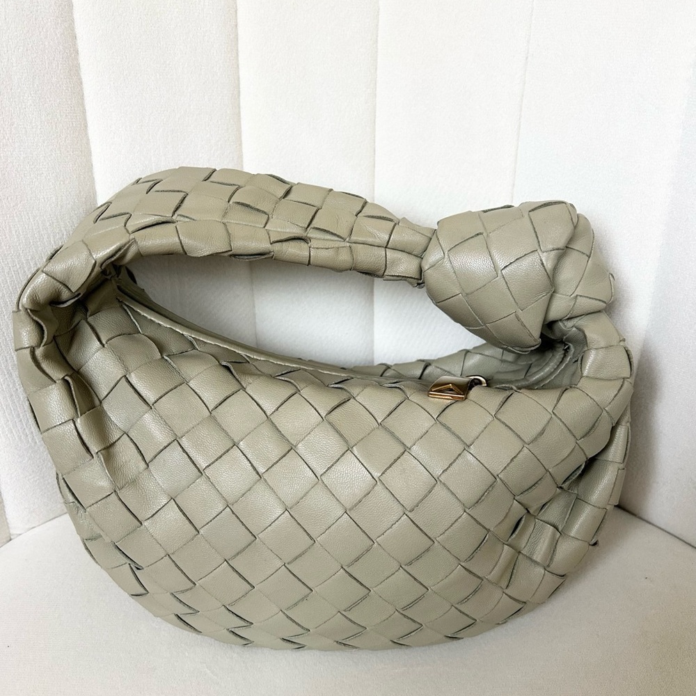 Bottega Veneta Mini Jodie
Intrecciato Sauge Sage Leather Knot
Gold Hardware - Picture 2 of 10